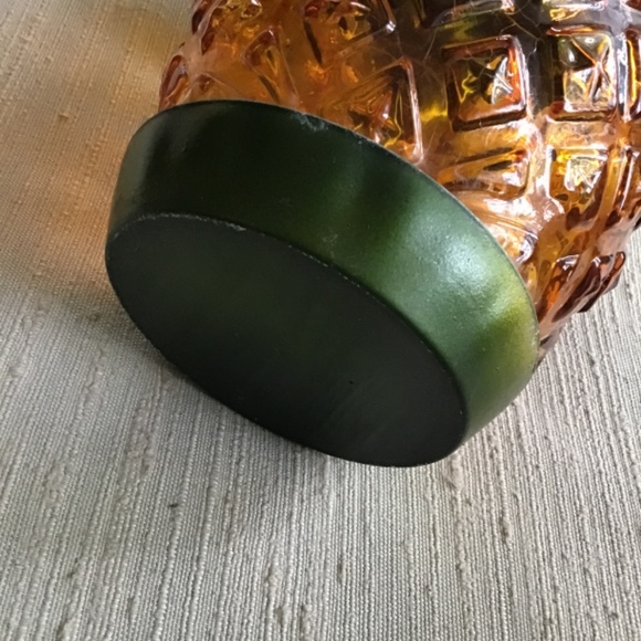 DECORATIVE AMBER GLASS AND BRASS COLOR METAL PINEAPPLE - Picture 4 of 8